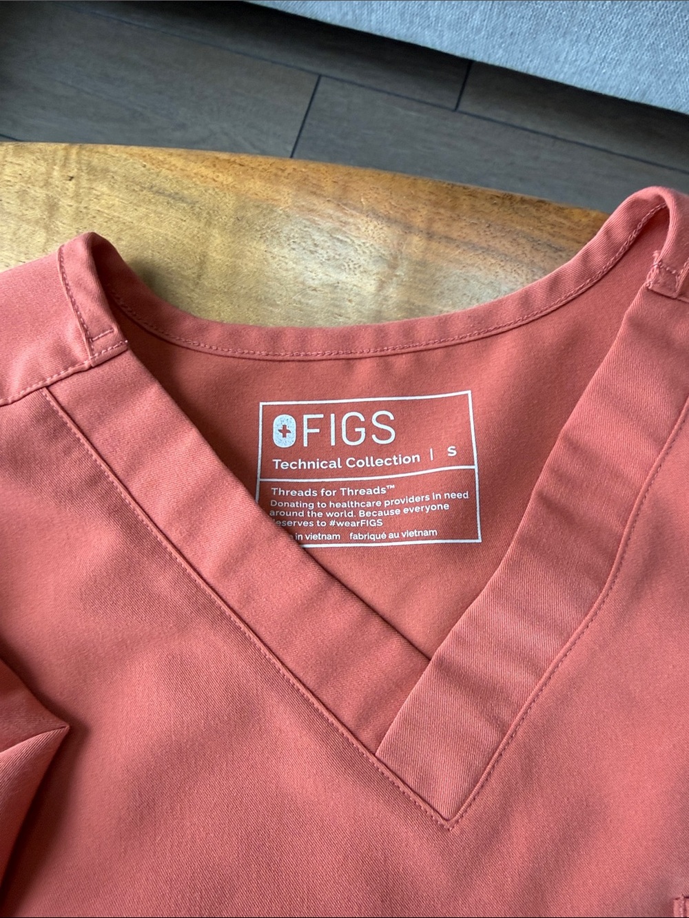 Figs Dusty Coral Scrub Top & Jogger Set (technical collection) unisex small - Picture 2 of 5